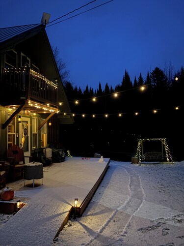 Vermont cabin on a brook close to White Mountains VAST