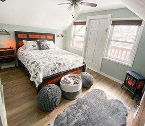 2 bedrooms, iron/ironing board, travel crib, free WiFi