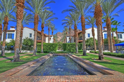 Legacy Villas Deluxe King Studio/Casita 12 pools, private patio, Mountain view