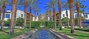 Legacy Villas Deluxe King Studio/Casita 12 pools, private patio, Mountain view