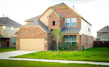 6Bdrm 2.5Bath 10Beds - Rosenberg