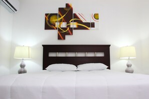 3 bedrooms, desk, iron/ironing board, free WiFi
