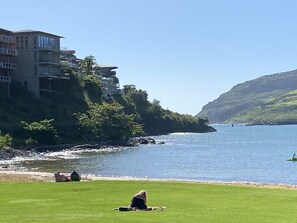 Beach nearby, sun loungers, beach towels
