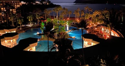 Oceanfront home on one of the most popular beaches in Kauai!