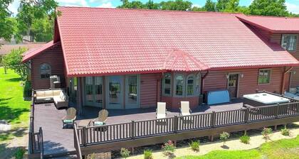 Riverview Lodge-5 bdrm/ 3 bth Big Discounts