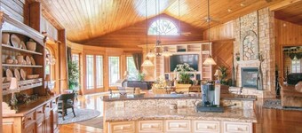 Riverview- Log Cabin- Special pricing August! /September BOOK NOW!