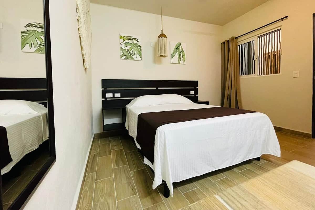 Literie hypoallergénique, Wi-Fi gratuit, draps fournis