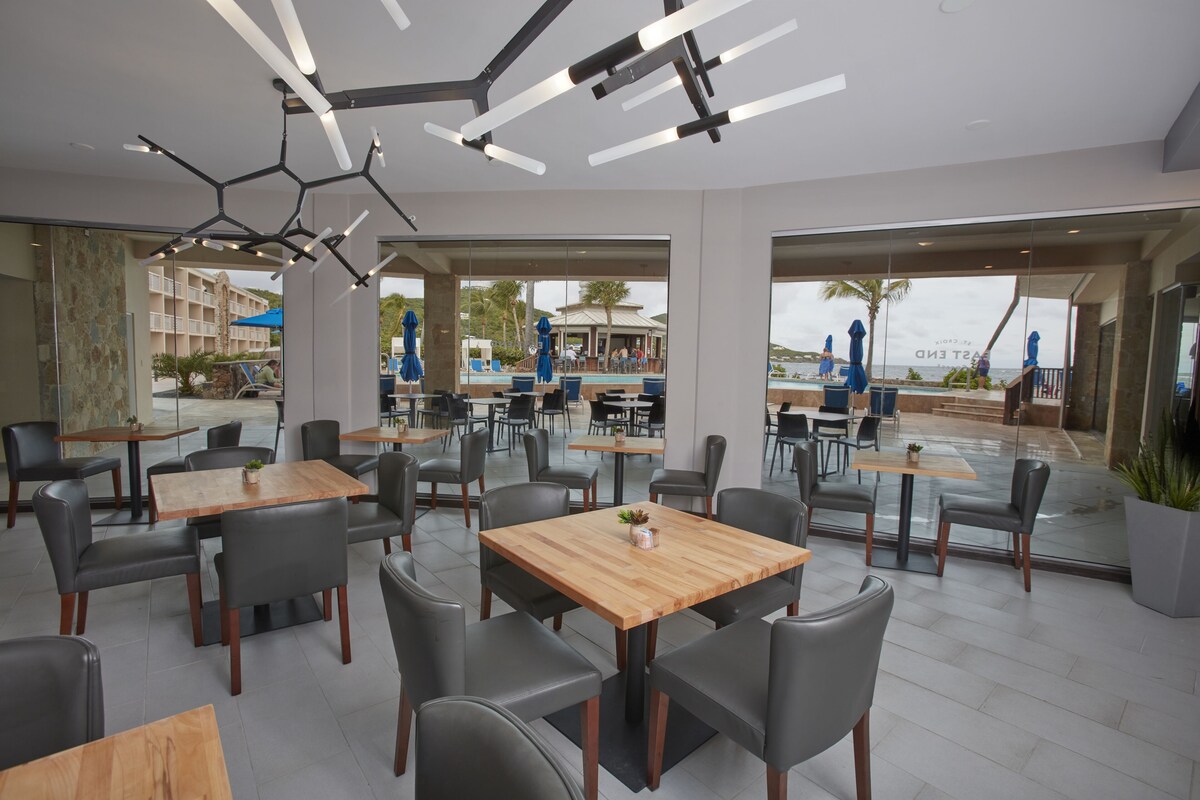 3 restaurants, breakfast, lunch, dinner served; Italian cuisine