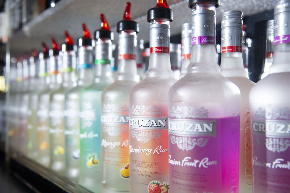 3 restaurants, breakfast, lunch, dinner served; Italian cuisine