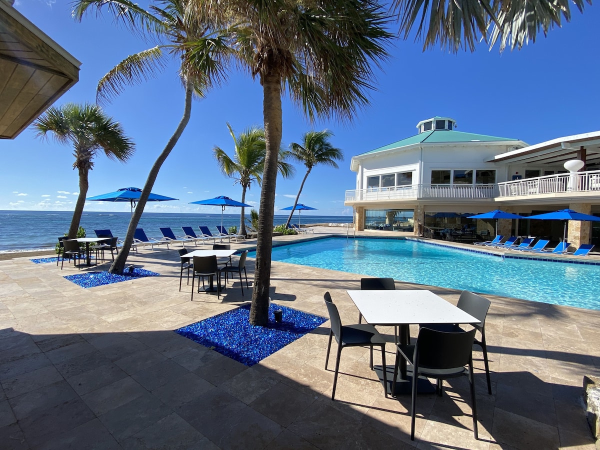 3 restaurants, breakfast, lunch, dinner served; Italian cuisine