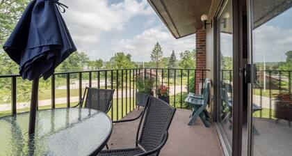 Hidden Gem with Pool View!