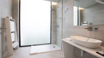 Design Bungalow, 2 Bedrooms, 2 Bathrooms, Garden View | Bathroom | Jetted tub, free toiletries, hair dryer, bathrobes