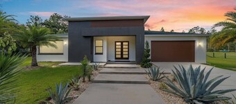 Modern Pearl NEW 4bdr -7 min WEC, FAST Swimming, Golf
