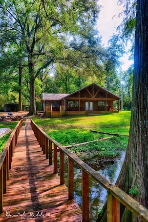 Property grounds. New Cabin on Lake Enterprise in Wilmot Arkansas