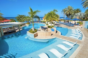 3 piscinas al aire libre