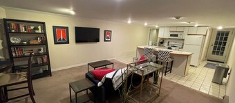 Charming Eastern Market Garden View Apartment