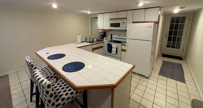 Charming Eastern Market Garden View Apartment