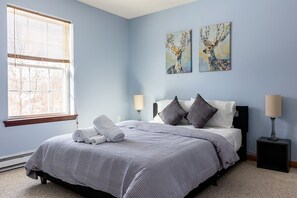 4 bedrooms, iron/ironing board, free WiFi, bed sheets