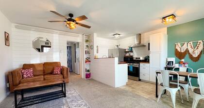 Cozy Apt, Great Location, Patio, Walk to Downtown!