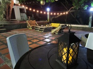 Terrace/patio - Queen Elizabeth Guesthouse (La Loma)