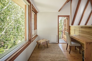 Studiosuite | Minibar, Zimmersafe, Schreibtisch, laptopgeeigneter Arbeitsplatz