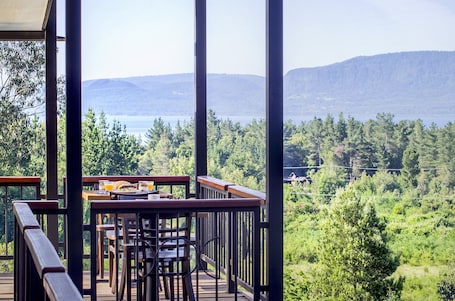 Breakfast, lunch, dinner served; pool views