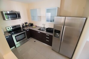 Fridge, microwave, oven, stovetop
