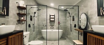 Crestwood Casa: Amazing Spa bathroom & HOT TUB