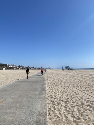Newly renovated Playa House located steps from the sand!