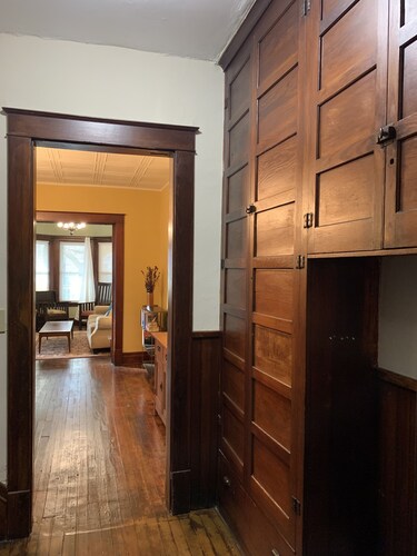 The Red Brick Inn - 10 Minute Walk to the Falls