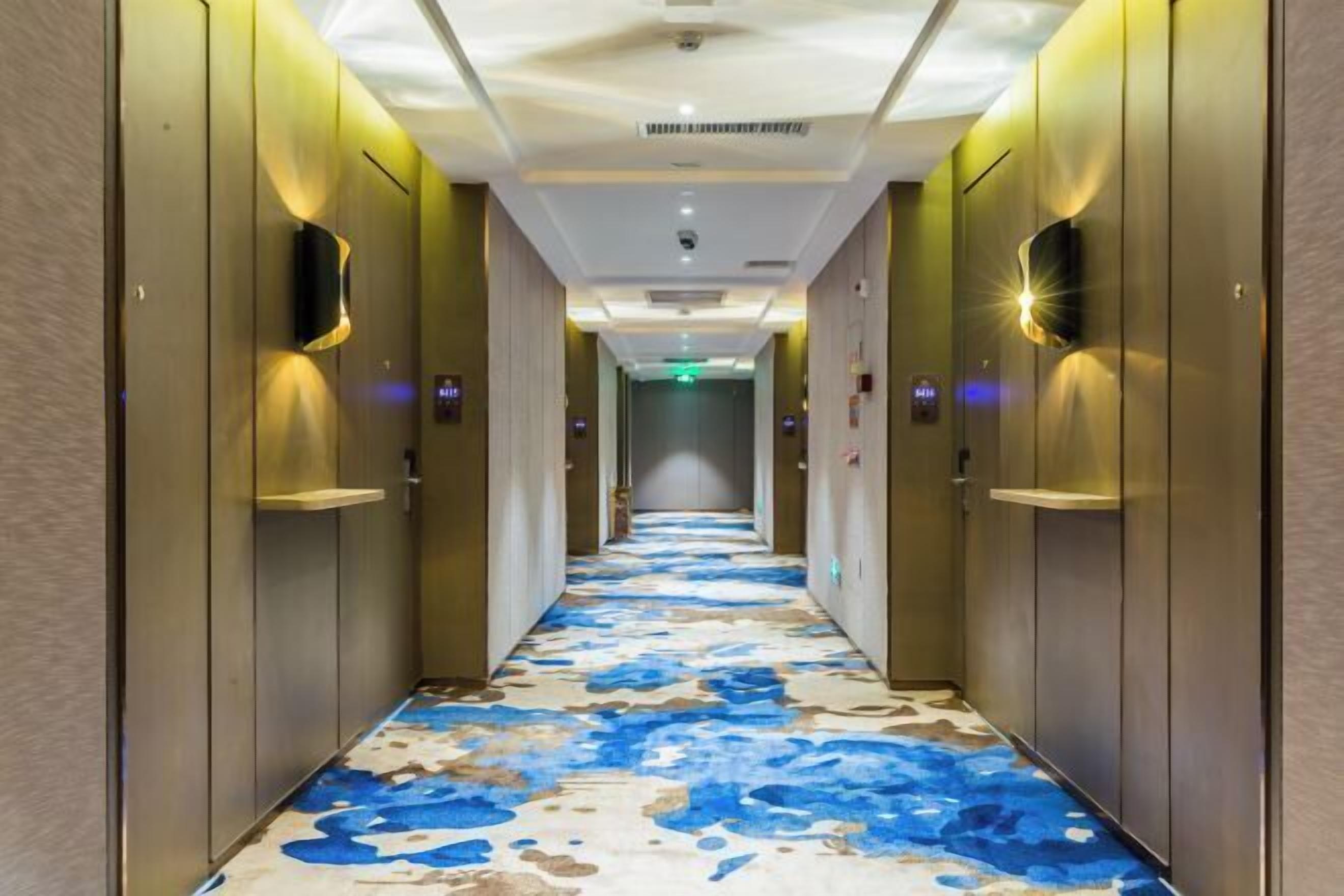 المنشأة من الداخل