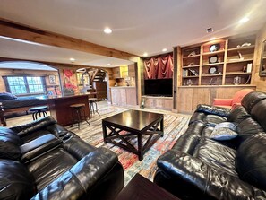 Smart TV, fireplace, DVD player