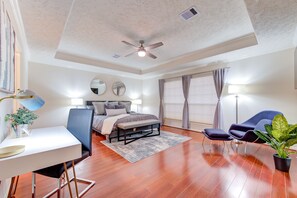 3 habitaciones, escritorio, tabla de planchar con plancha y wifi gratis