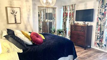 2 bedrooms, iron/ironing board, free WiFi, bed sheets