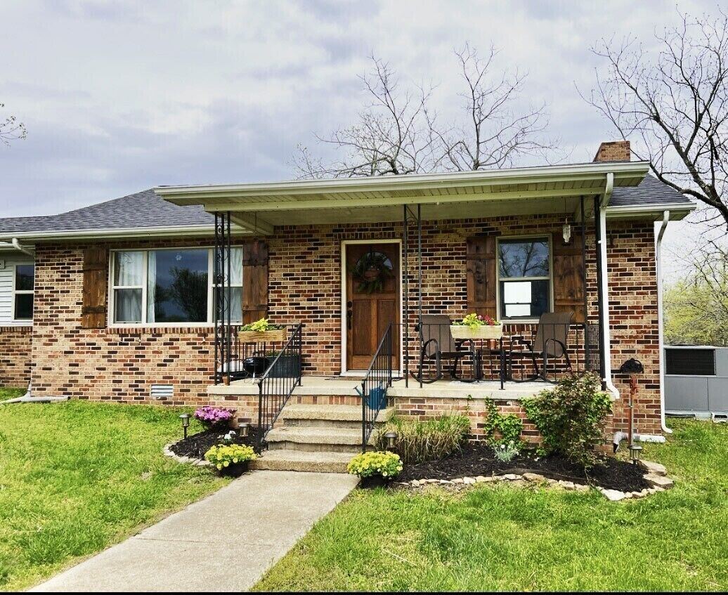 Private & Cozy Ozark Mnt Cottage near BNR, Jasper, Boxley HRSN & hiking.  VIEW