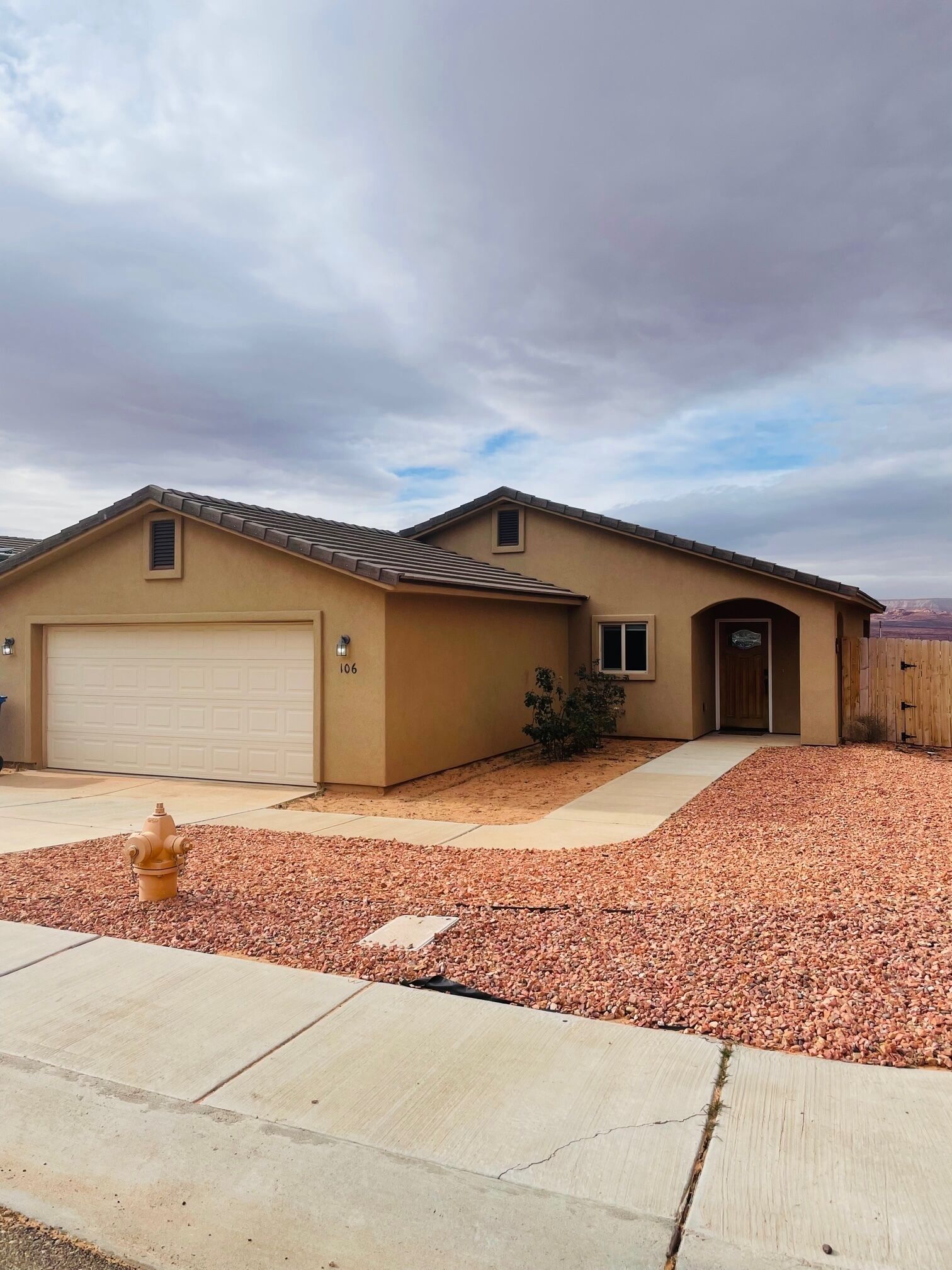 Newly Remodeled Fully Stocked Home - Boat Parking & Super Clean!