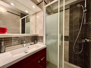 Bathroom - Carnac Studio Cabine 2 à 4 Personnes 100m Plage de Legenèse (CARNAC)