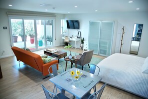 1 habitación, tabla de planchar con plancha, wifi gratis y ropa de cama