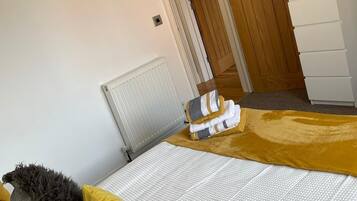 Room, 1 Bedroom | Free WiFi, bed sheets