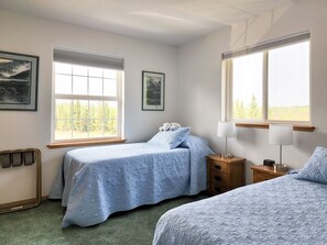 5 bedrooms, desk, iron/ironing board, travel cot