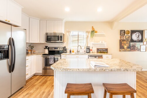 Kid-Friendly 2 Bedroom close to Idaho Center & NNU