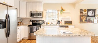 Kid-Friendly 2 Bedroom close to Idaho Center & NNU