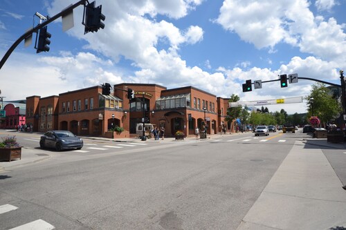 Downtown Location walk to Main Street and Gondola from this updated Condo