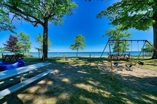 -Walk-to-Dock-Higgins Lake-Kayaks-beanbagtoss🏖️🛶🚤