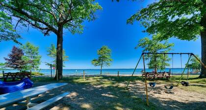 -Walk-to-Dock-Higgins Lake-Kayaks-beanbagtoss🏖️🛶🚤