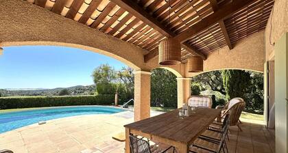 Villa for 10 people with private pool in the Domaine de Valcros in La Londe-les-Maures