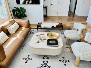 Smart TV, fireplace, video games, ping pong