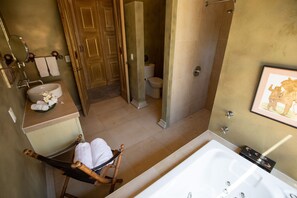 Bathtub, jetted bath, hair dryer