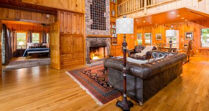 Jewel of the Woods - Magnificent Views from an Incredible Lodge!