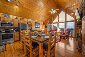 Fridge, microwave, oven, stovetop - Mountain Cabin-Great view-Hot Tub-Resort Pool-Close to Dollywood-Prime Location (Sevierville)